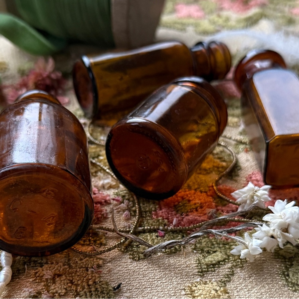 Set of 4 Antique Amber Glass Medicinal Apothecary Bottles - Picture 10 of 11